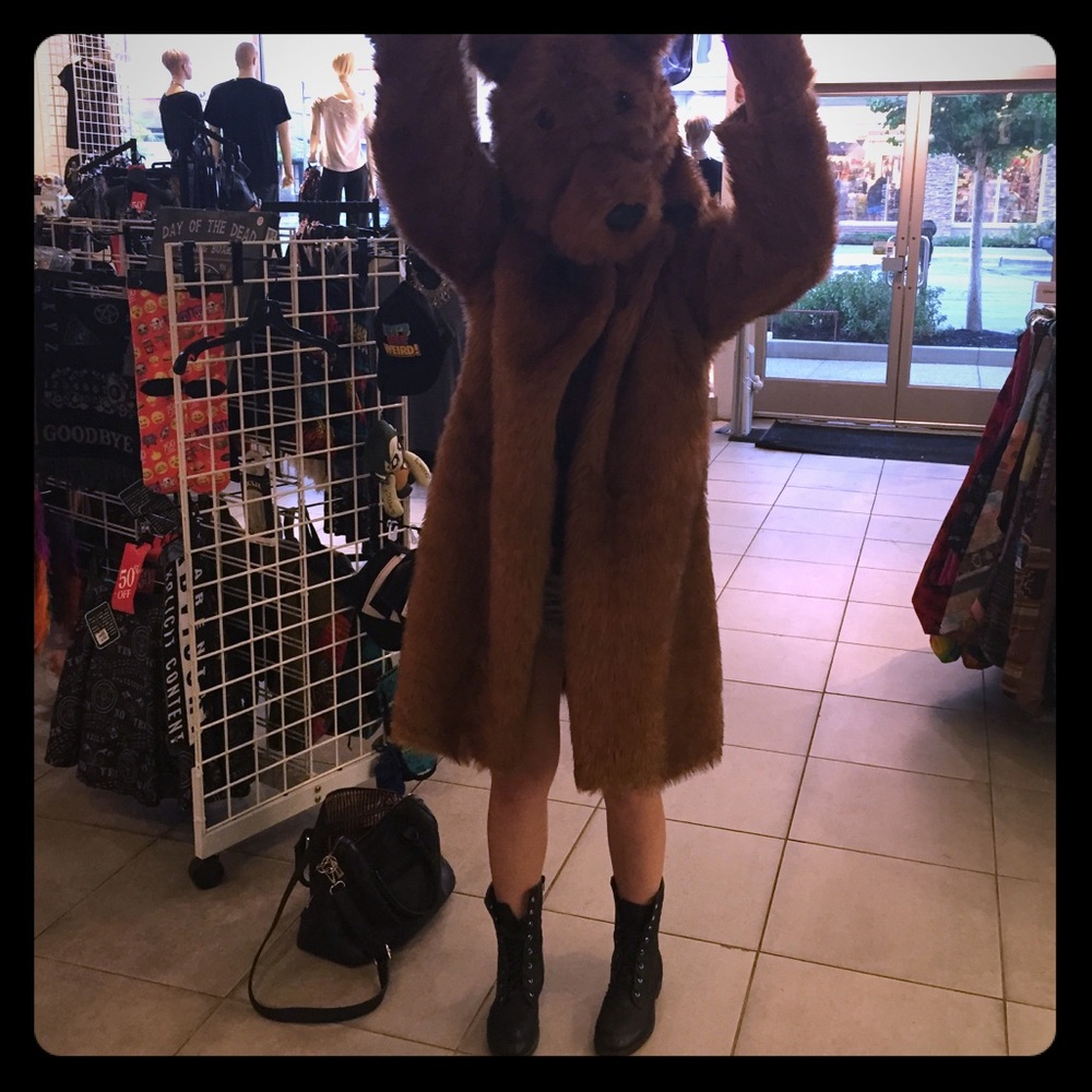 Meet your Posher, Emily